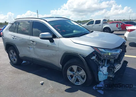 2024 Toyota Rav4 Xle z USA, uszkodzony, nr VIN 2T3W1RFV2RW344310